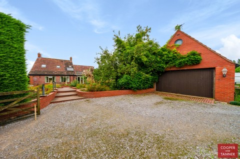 Click the photo for more details of Saltmoor, Burrowbridge, Somerset