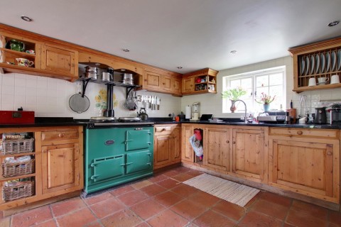Click the photo for more details of Middle Road, Tiptoe, Lymington, SO41
