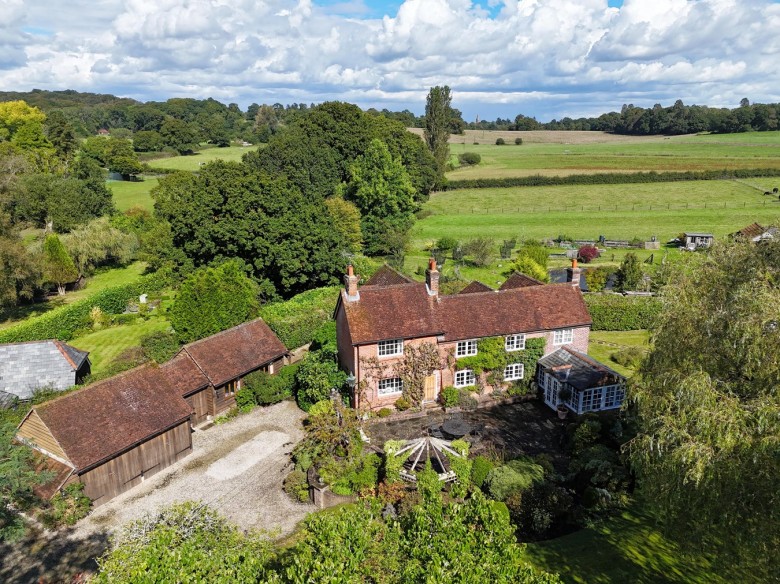 Click the photo for more details of Pinkney Lane, Bank, Lyndhurst, SO43