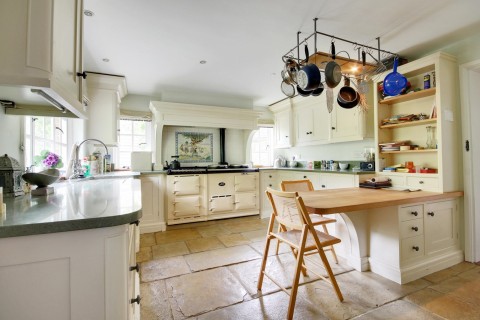 Click the photo for more details of Pinkney Lane, Bank, Lyndhurst, SO43