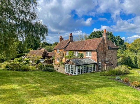 Click the photo for more details of Pinkney Lane, Bank, Lyndhurst, SO43