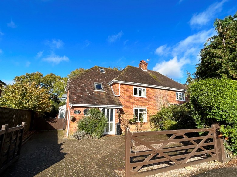 Click the photo for more details of Fathersfield, Brockenhurst, SO42