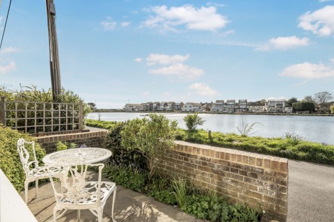 Click the photo for more details of 33 Slipper Road, Hermitage, PO10