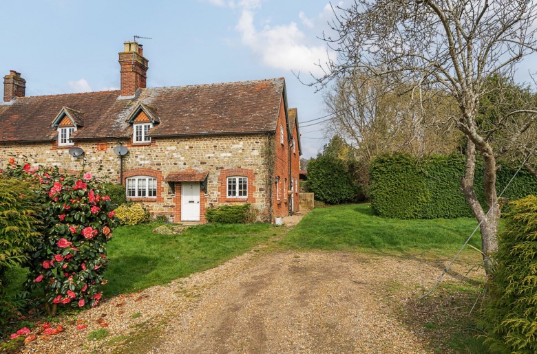 Click the photo for more details of Rogate, Petersfield, GU31