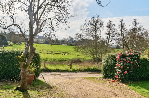 Click the photo for more details of Rogate, Petersfield, GU31