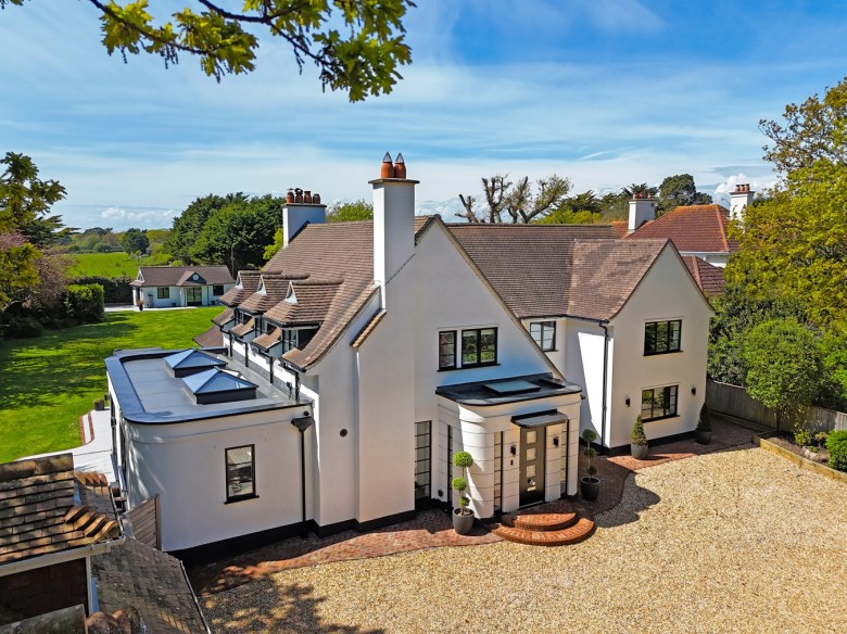 Click the photo for more details of Barnes Lane, Milford on Sea, Lymington, SO41