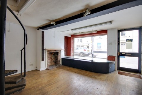 Click the photo for more details of St Thomas Street, Lymington, SO41