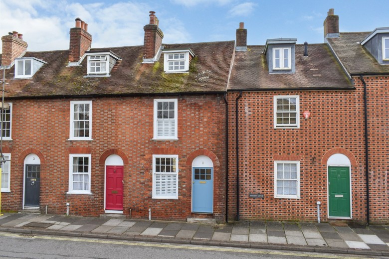 Click the photo for more details of Stanford Road, Lymington, SO41