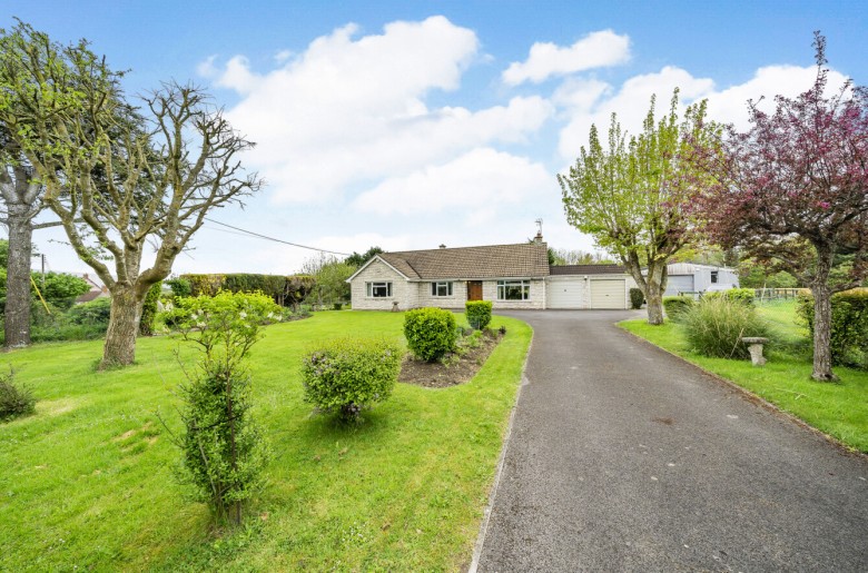 Click the photo for more details of Taunton Road, Ashcott, Somerset