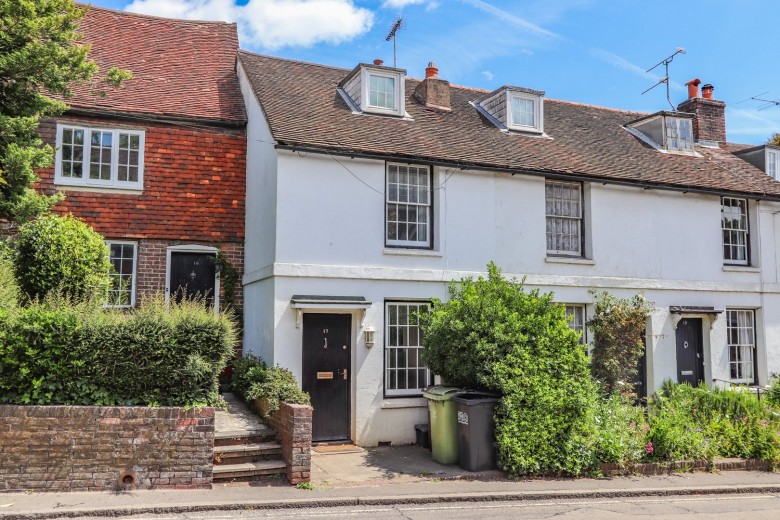 Click the photo for more details of Lower Lake, Battle, East Sussex