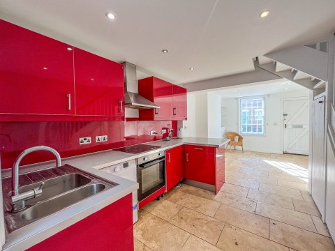 Click the photo for more details of Lower Lake, Battle, East Sussex