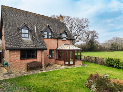 Click the photo for more details of Centre Lane, Everton, Lymington, SO41