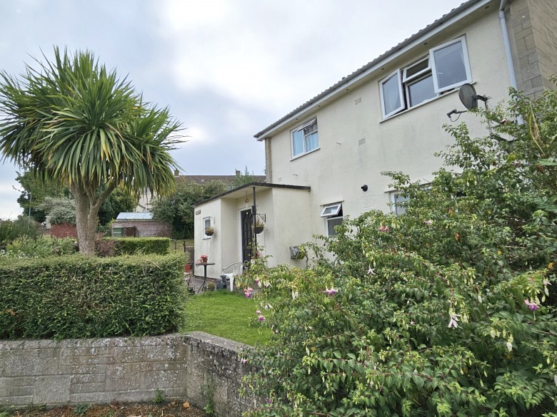 Click the photo for more details of Leg of Mutton Road, Glastonbury, Somerset