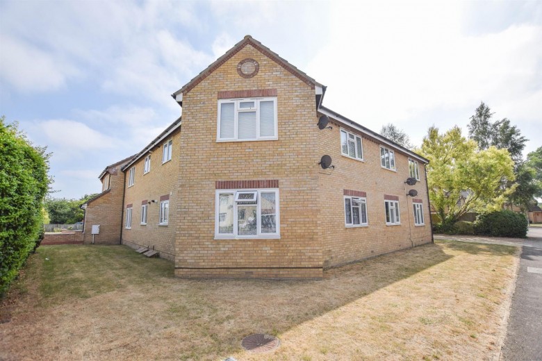 Click the photo for more details of Howlett Way, Bottisham