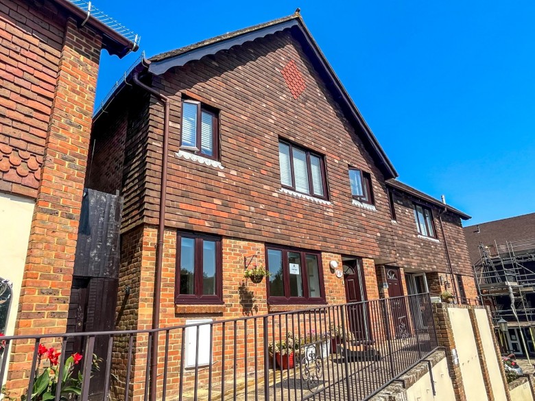 Click the photo for more details of St Martins Way, Battle, East Sussex