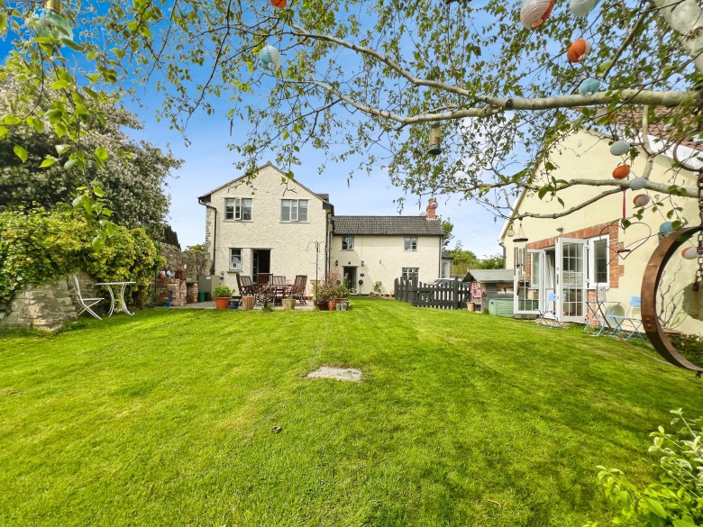 Click the photo for more details of Broadway, Chilton Polden, Somerset