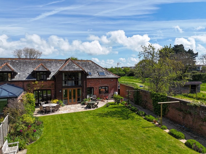 Click the photo for more details of Cowley Road, Lymington, SO41