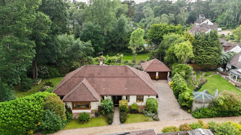 Click the photo for more details of Oakwood Close, Ashley Heath, Ringwood, BH24