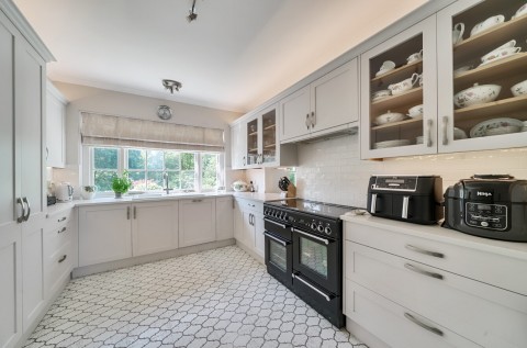 Click the photo for more details of Swan Green, Emery Down, Lyndhurst, SO43