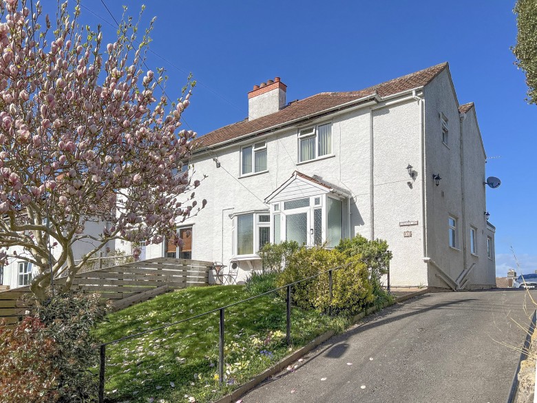 Click the photo for more details of Combe Batch, Wedmore, Somerset