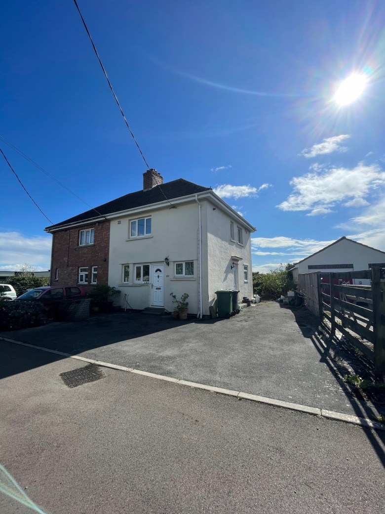 Click the photo for more details of Chapmanslade, Westbury, Wiltshire