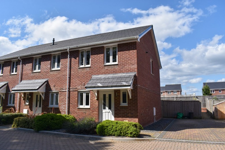 Click the photo for more details of Knight Gardens, Lymington, SO41