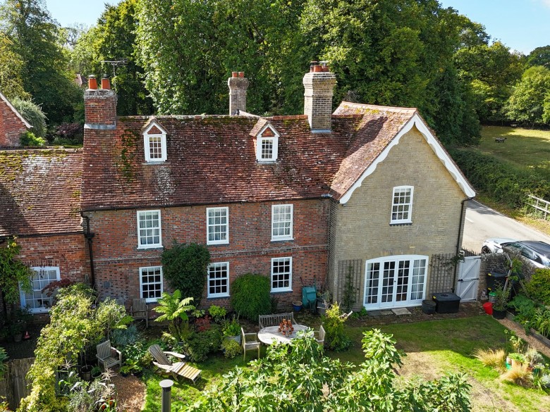Click the photo for more details of High Street, Beaulieu, Brockenhurst, SO42