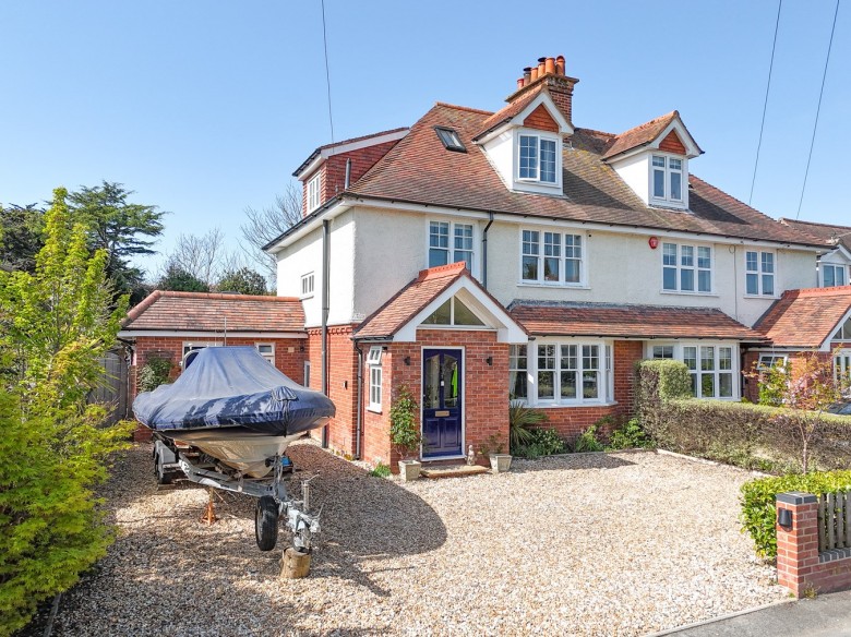 Click the photo for more details of George Road, Milford on Sea, Lymington, SO41