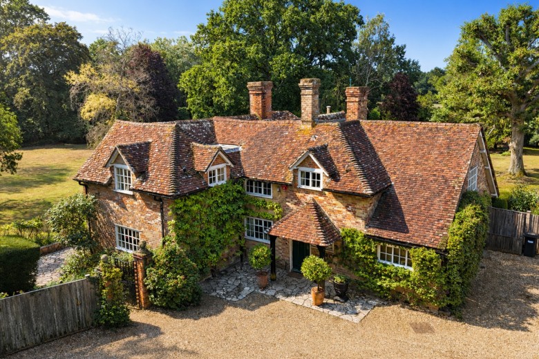 Click the photo for more details of Lyndhurst Road, Beaulieu, Brockenhurst, SO42