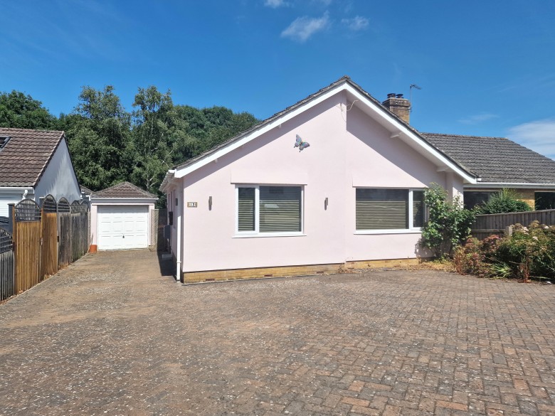 Click the photo for more details of Bath Close, Glastonbury, Somerset