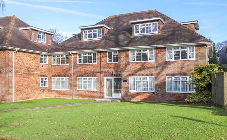 Click the photo for more details of Glengorse, Battle, East Sussex