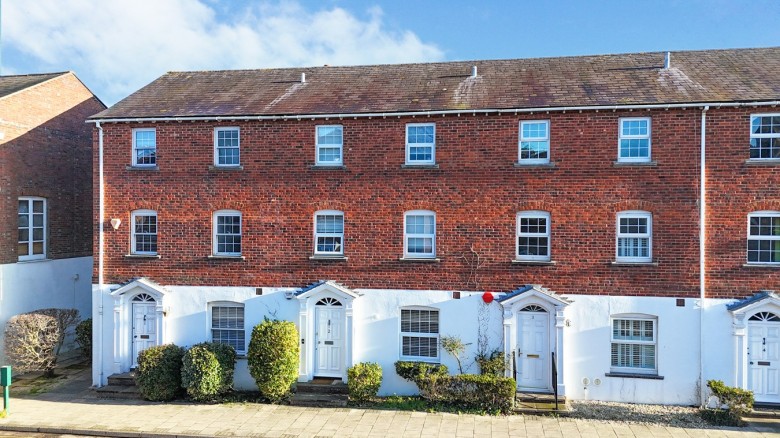 Click the photo for more details of Trafalgar Place, Lymington, SO41