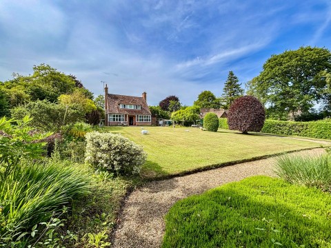 Click the photo for more details of Whatlington Road, BATTLE