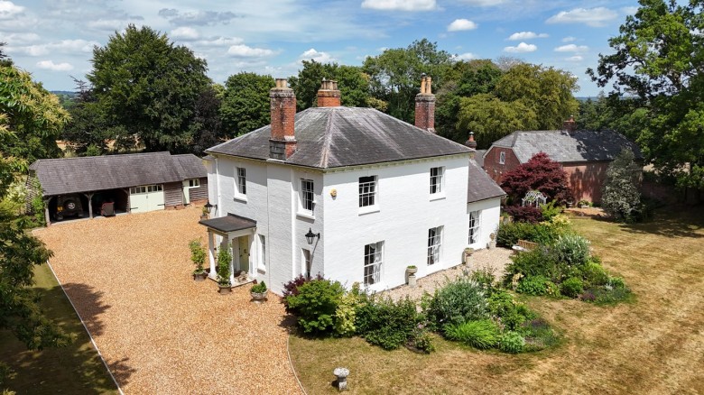 Click the photo for more details of Ashford Road, Fordingbridge, SP6