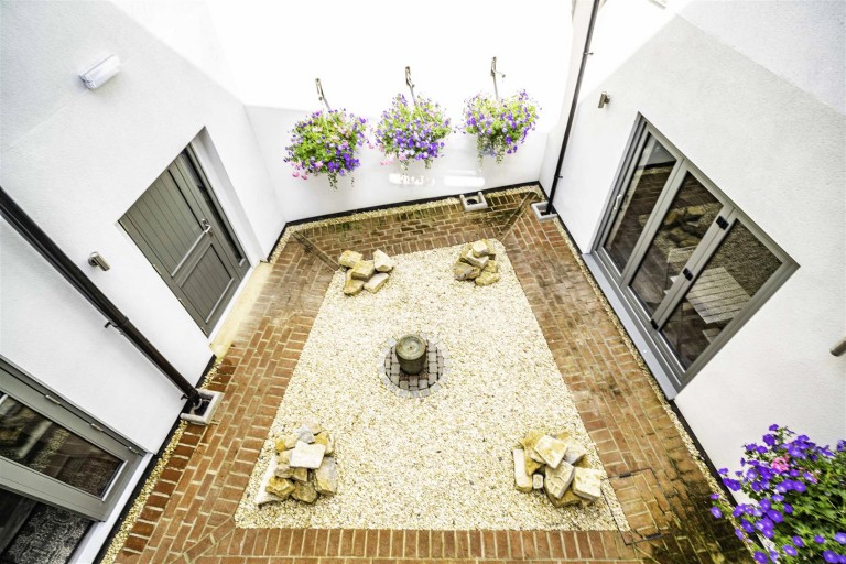 Images for Couching Street, Watlington