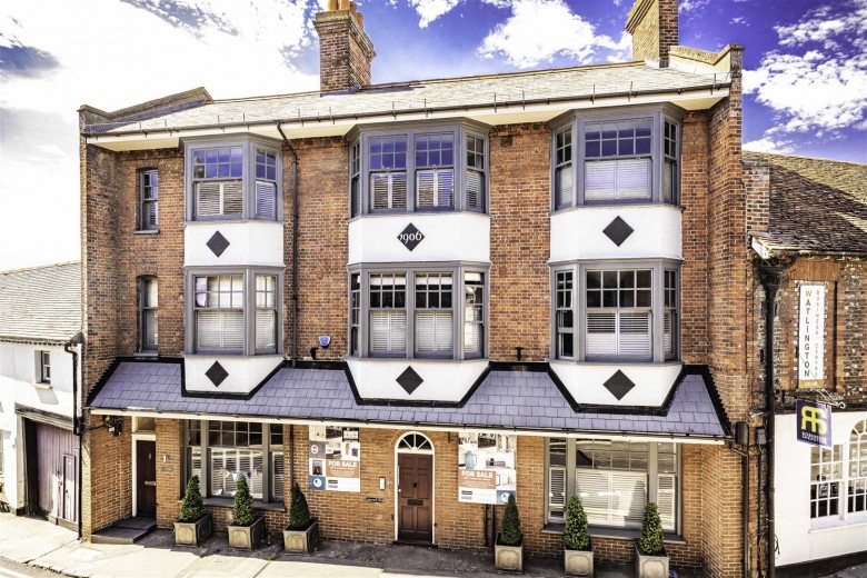 Click the photo for more details of Couching Street, Watlington