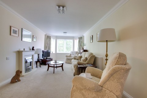 Click the photo for more details of North Close, Lymington, SO41