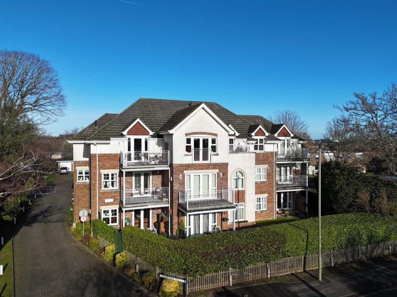 Click the photo for more details of Cavendish Place, Lymington, SO41
