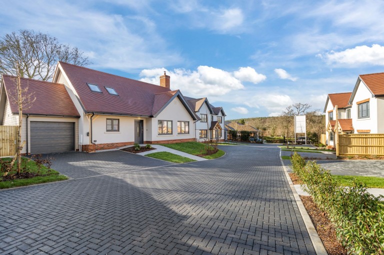 Images for Meadow View, Coolhurst Close, RH13