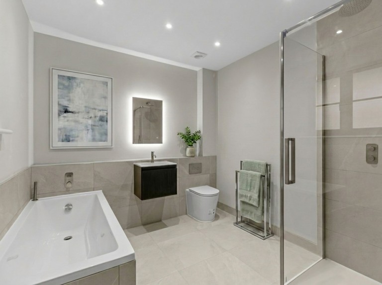 Images for Meadow View, Coolhurst Close, RH13