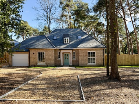 Woolsbridge Road, Ashley Heath, Ringwood, BH24