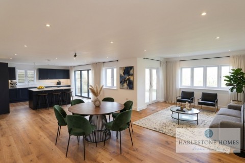 Click the photo for more details of North Trade Road, BATTLE