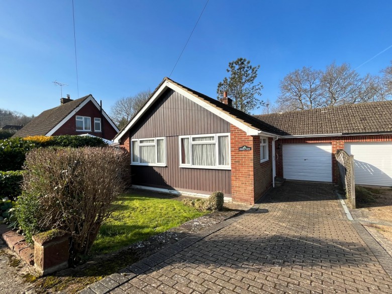 Click the photo for more details of Oakhurst Road, Battle, East Sussex