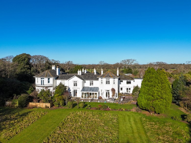 Click the photo for more details of Hordle Lane, Hordle, Lymington, SO41
