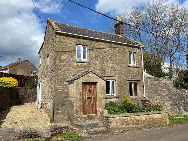 Click the photo for more details of Piers Road, Cranmore