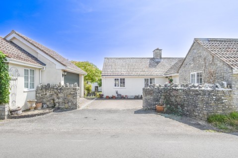 Click the photo for more details of Chapel Allerton, Axbridge, Somerset