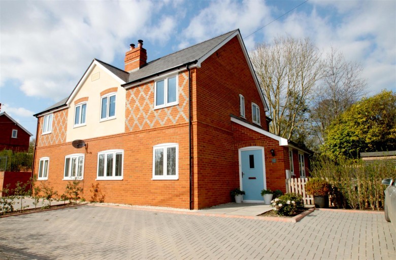 Click the photo for more details of Stoke Talmage, Thame