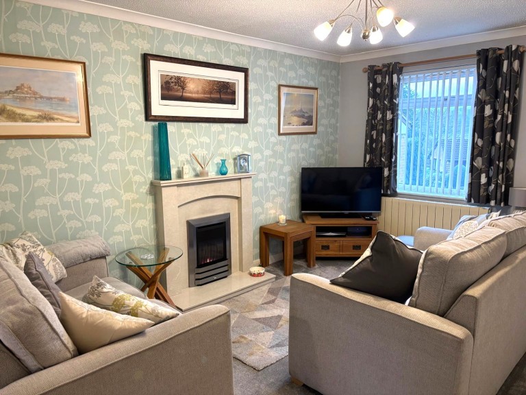 Images for Paray Drive, Wells
