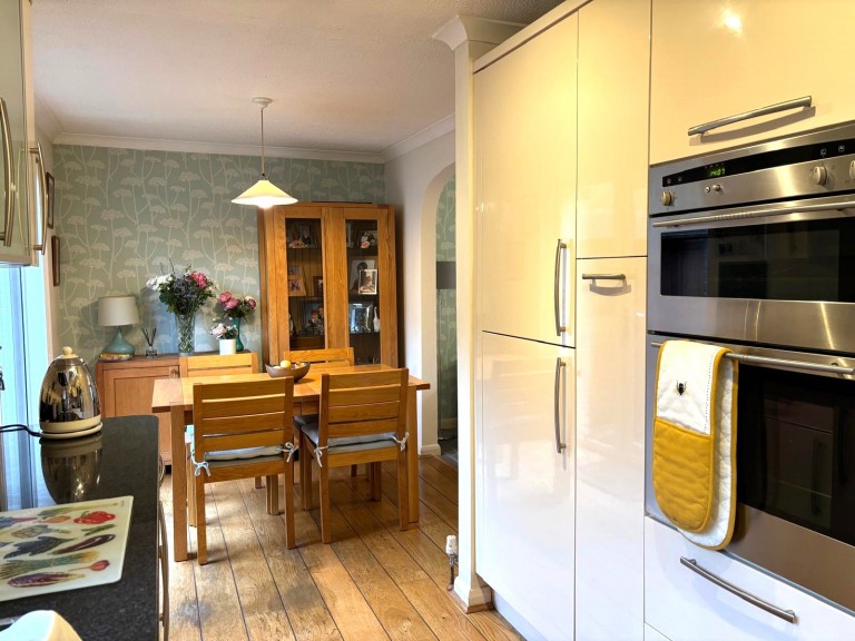 Images for Paray Drive, Wells
