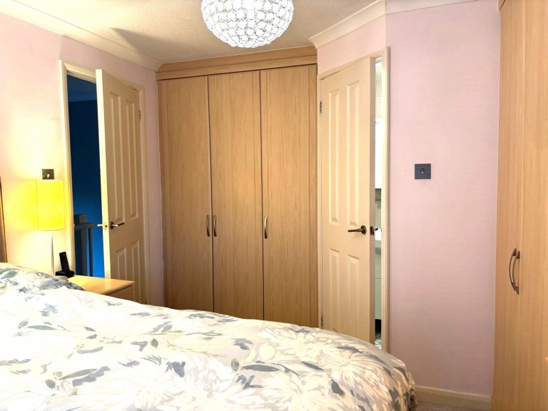 Images for Paray Drive, Wells